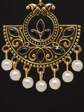 Load image into Gallery viewer, Floral Pearl Earrings
