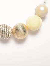 Load image into Gallery viewer, Chunky Beaded Necklace
