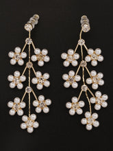 Load image into Gallery viewer, Floral Pearl Earrings
