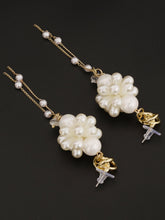 Load image into Gallery viewer, Bunched Pearl Earrings
